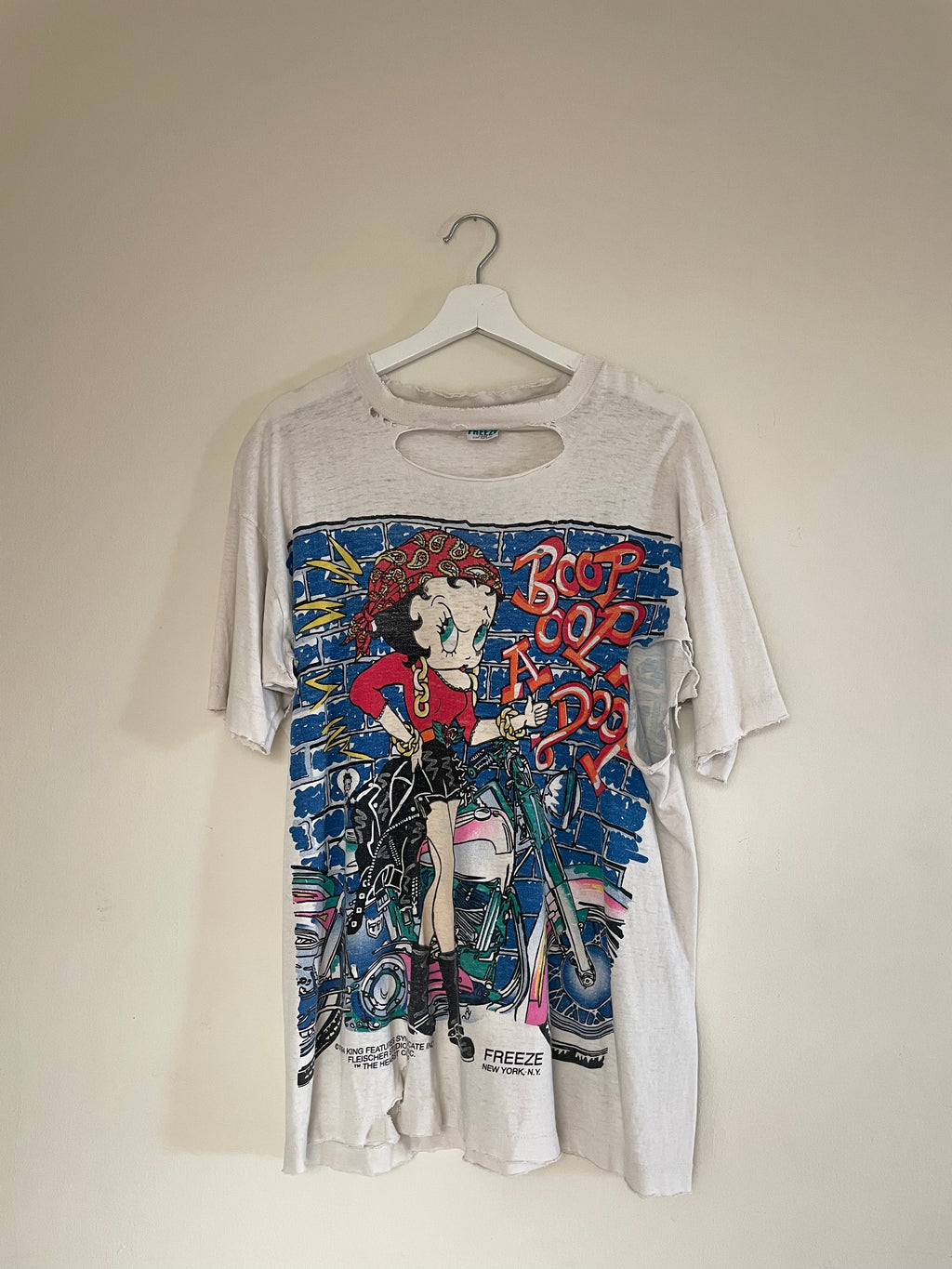 90s Thrashed Betty Boop "Freeze New York" Tee (XL)